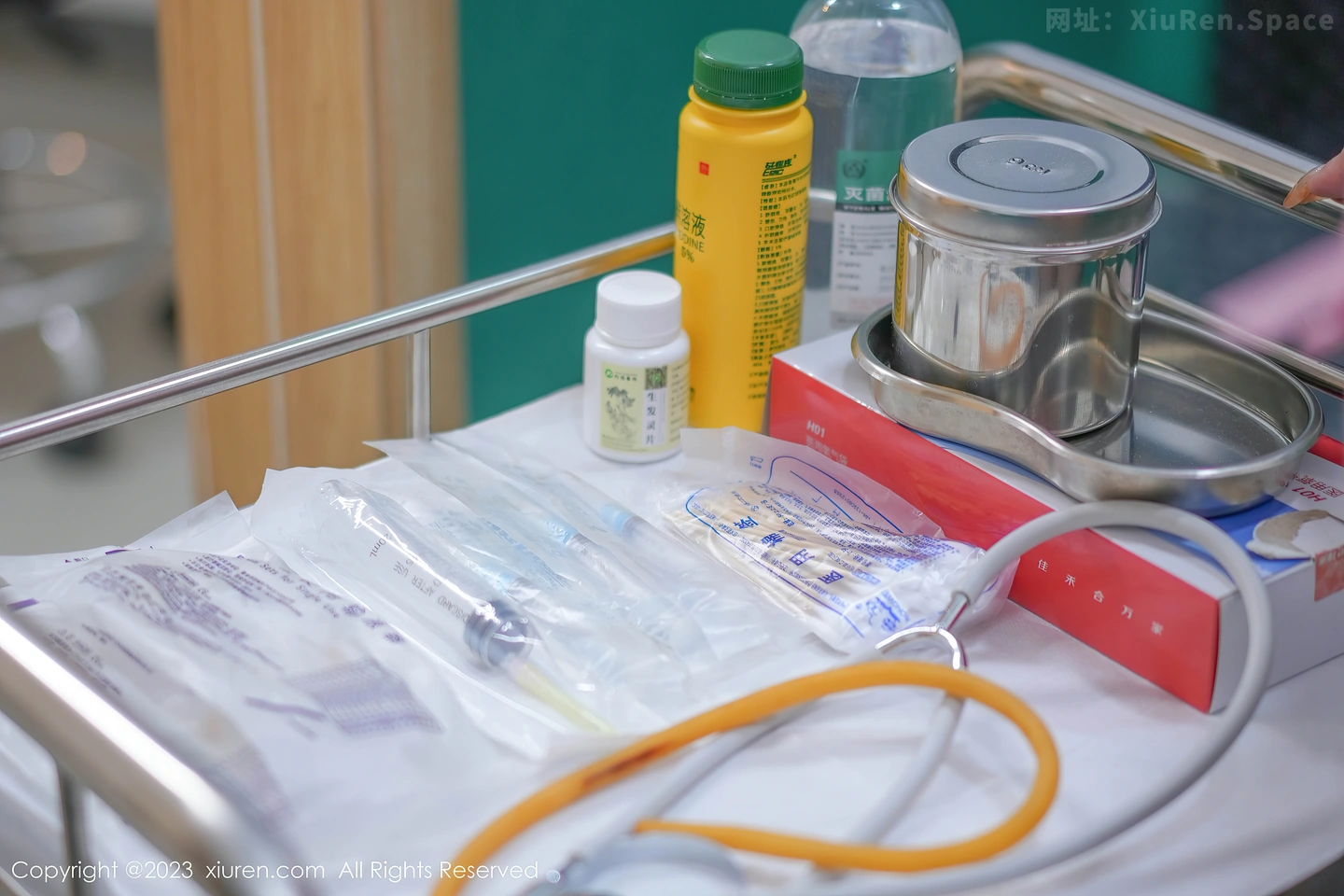 图片[4]-[XiuRen秀人网]VOL.7609 女神妲己 Toxic粉色情趣护士服配超薄黑丝秀丰满身材诱惑写真88P-秀人网官方网站